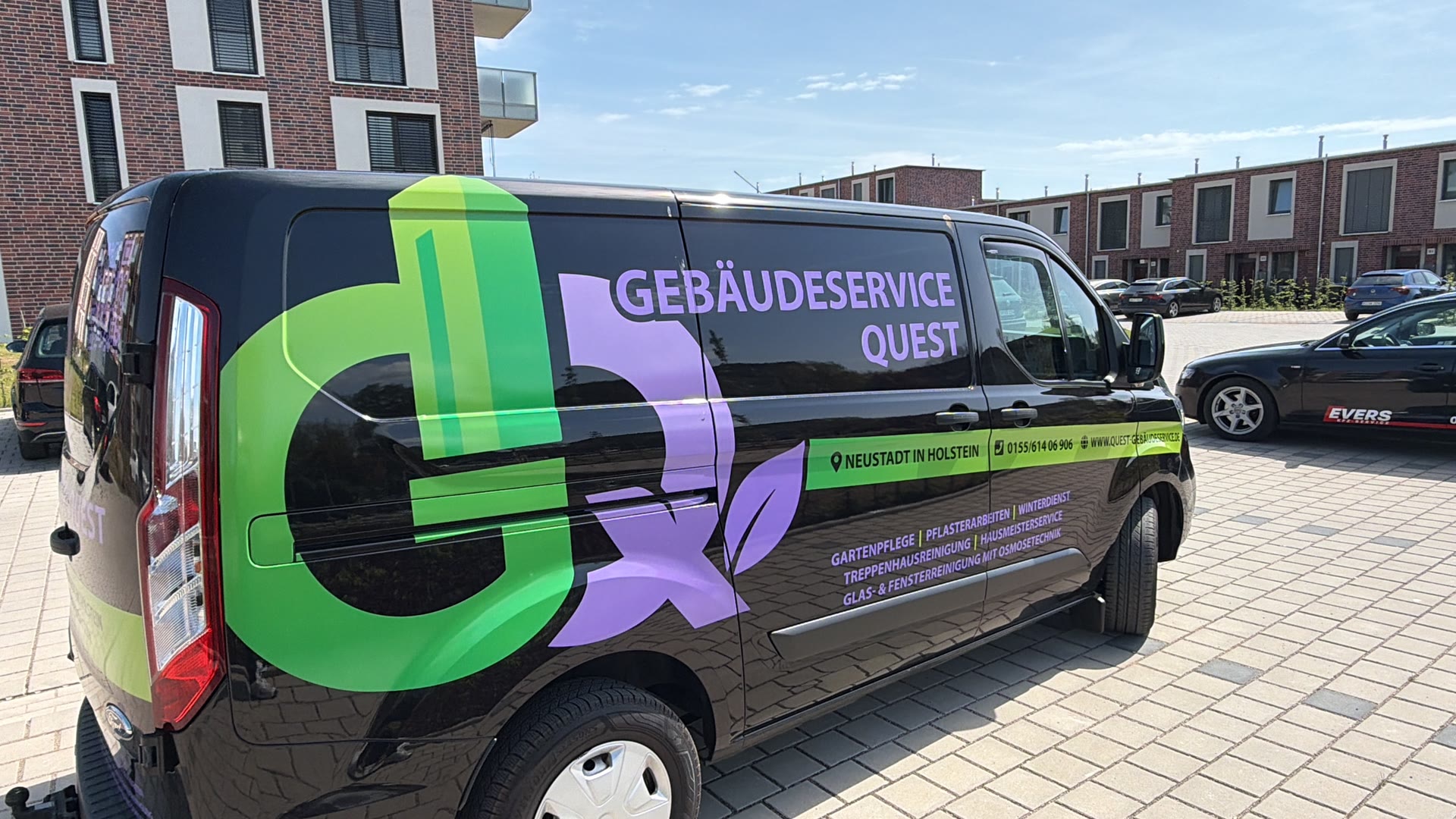 Quest Gebäudeservice Firmenfahrzeug